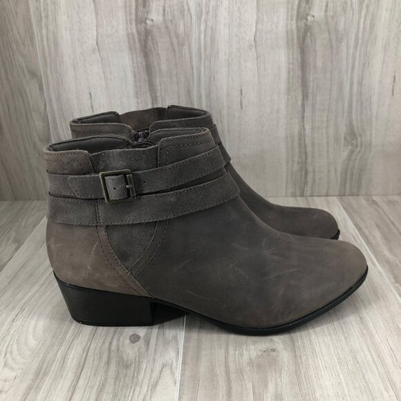Clarks Ankle Boots Womens 10W Adreena Show Taupe Leather Zip Booties - Picture 1 of 11